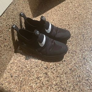 Nike Youth flex runner slip-on sneaker